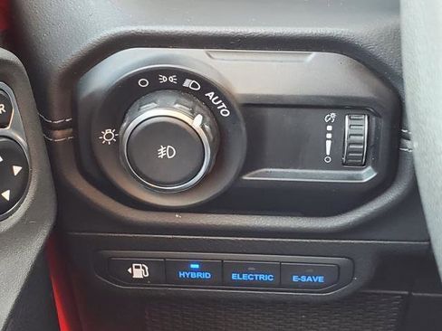 Used 2024 Jeep Wrangler Sahara image 10