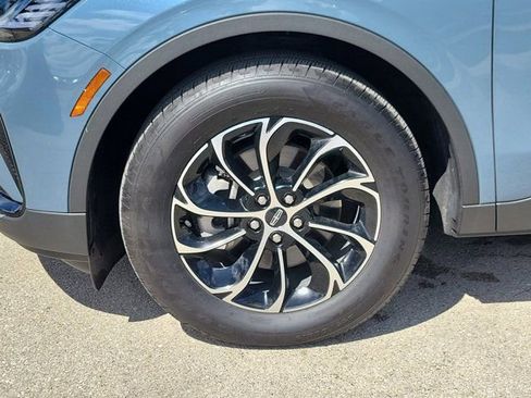 Certified 2025 Lincoln Nautilus Premier AWD/4WD image 8