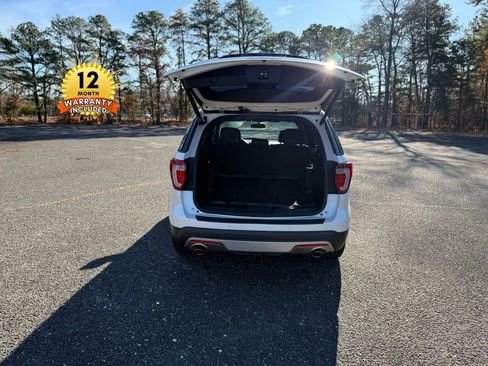 Used 2017 Ford Explorer XLT w/ Equipment Group 202A image 71