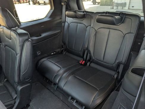 Used 2021 Jeep Grand Cherokee L Overland w/ Luxury Tech Group IV AWD/4WD image 29