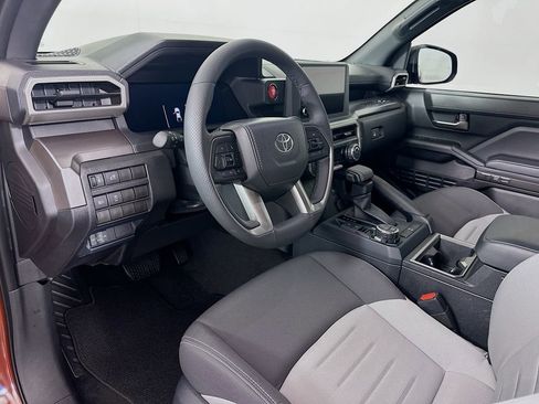 Used 2025 Toyota Tacoma TRD Off-Road image 9