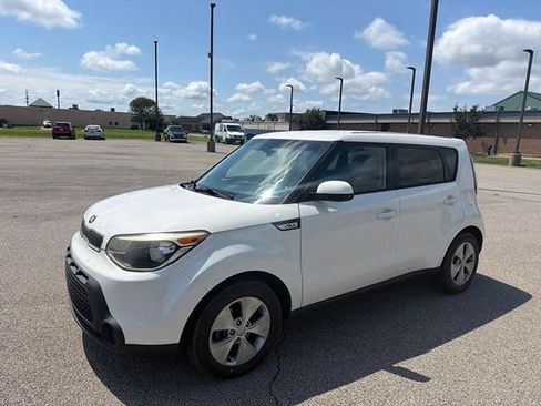 Used 2016 Kia Soul FWD image 2