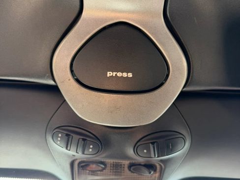 Used 2005 Porsche Boxster RWD image 23