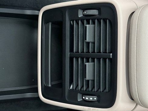 Used 2023 Porsche Taycan image 19