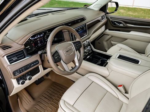 Used 2021 GMC Yukon Denali image 42