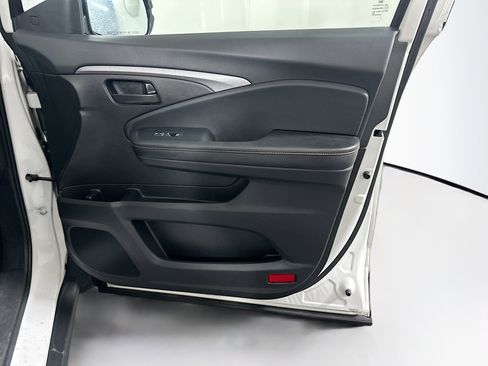 Used 2023 Honda Passport TrailSport image 32