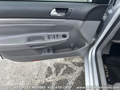 Used 2006 Volkswagen Jetta TDI image 17