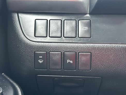 Used 2019 Toyota Highlander Limited AWD/4WD image 34