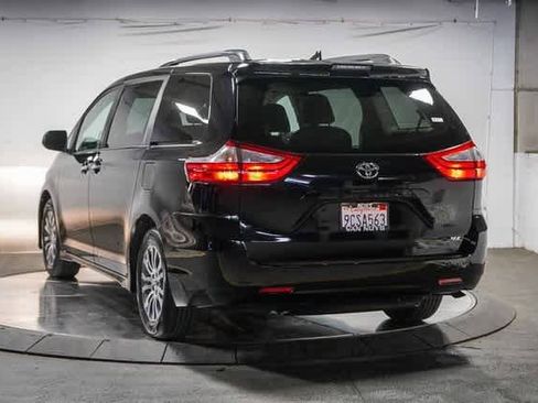 Certified 2019 Toyota Sienna XLE image 2