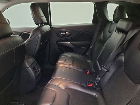 Used 2020 Jeep Cherokee Latitude Plus FWD image 18
