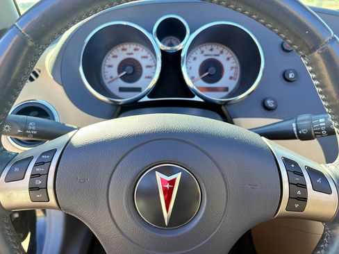 Used 2006 Pontiac Solstice 2dr Convertible w/ Premium Package image 46