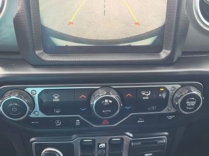 Used 2021 Jeep Wrangler Unlimited Sahara w/ Uconnect 4C Nav & Sound Group