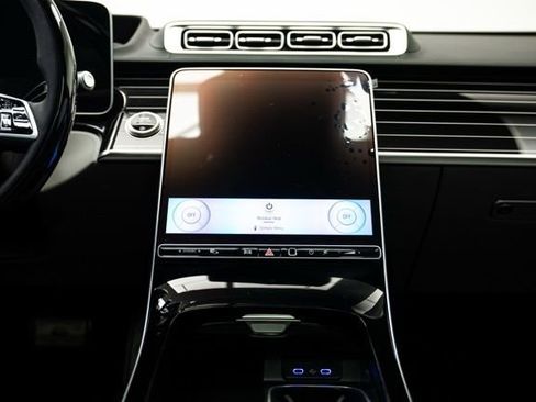 Used 2025 Mercedes-Benz Maybach S 580 4MATIC image 30