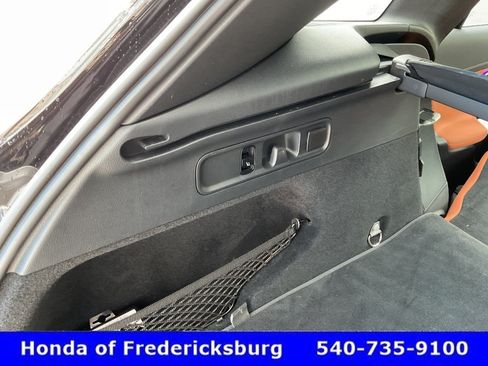 Used 2025 Mercedes-Benz GLC 300 4MATIC image 22