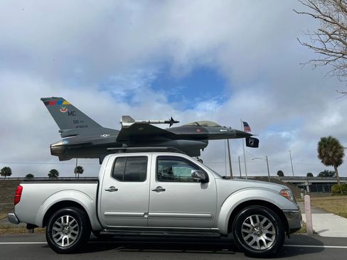 Used 2012 Nissan Frontier SL w/ Moonroof Pkg image 1