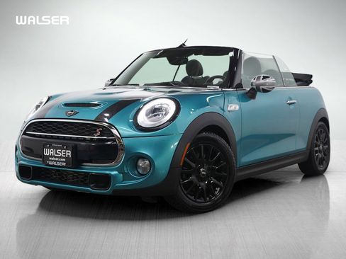Used 2018 MINI Cooper S image 1