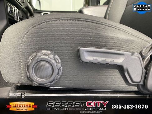 Used 2023 Jeep Gladiator Sport image 13