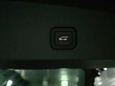 Used 2024 Cadillac Lyriq Sport image 39