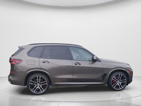 New 2026 BMW X5 xDrive40i w/ M Sport Package AWD/4WD image 3