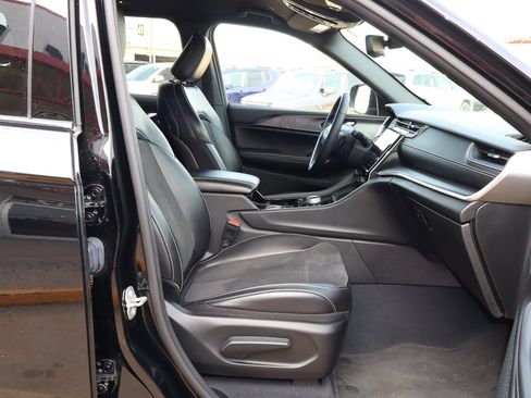 Used 2023 Jeep Grand Cherokee Altitude image 25