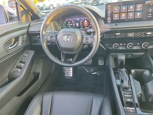 Used 2024 Honda Accord Sport image 11