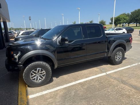 Used 2018 Ford F150 Raptor w/ Equipment Group 802A Luxury AWD/4WD image 4