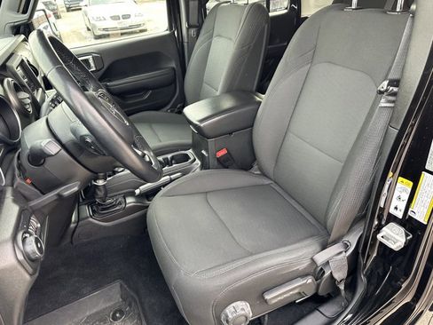 Used 2018 Jeep Wrangler Unlimited Sport S image 12