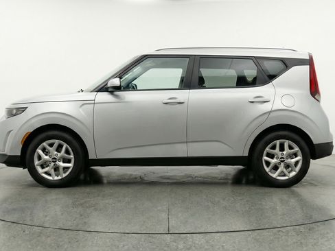 Used 2025 Kia Soul LX w/ LX Technology Package FWD image 5