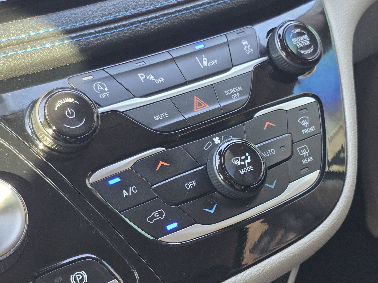 Used 2021 Chrysler Pacifica Touring-L FWD image 16