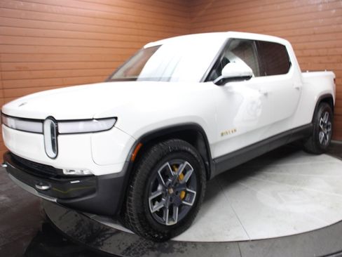 Used 2023 Rivian R1T Adventure image 5