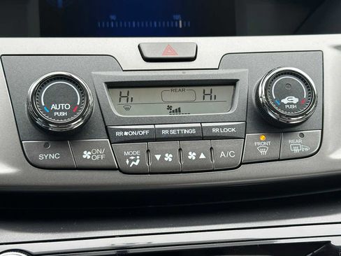 Used 2016 Honda Odyssey SE image 26