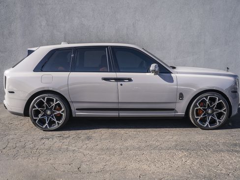 Used 2023 Rolls-Royce Cullinan Black Badge w/ Leather Finishing Pack image 6