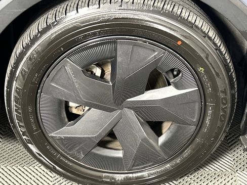 Used 2024 Toyota Prius LE image 9