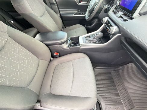 Certified 2023 Toyota RAV4 XLE w/ Convenience Package image 32