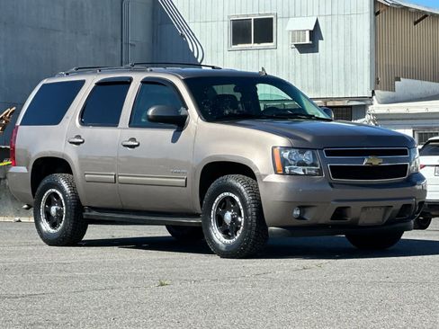 Used 2013 Chevrolet Tahoe LT w/ Luxury Package image 9
