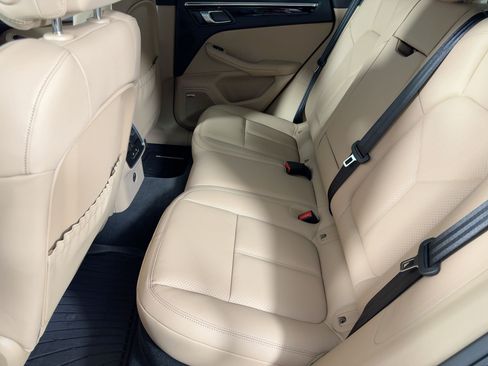 Certified 2026 Porsche Macan AWD/4WD image 15