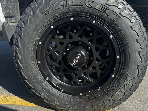 Used 2015 Chevrolet Silverado 2500 LT AWD/4WD image 10