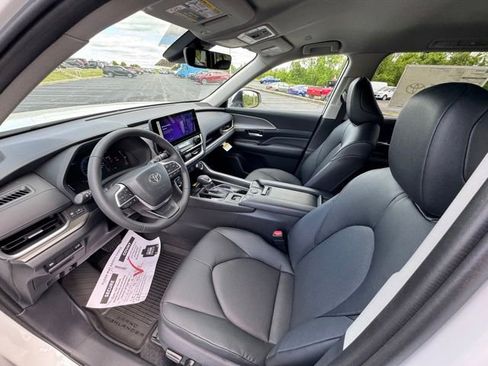 New 2026 Toyota Grand Highlander AWD image 14