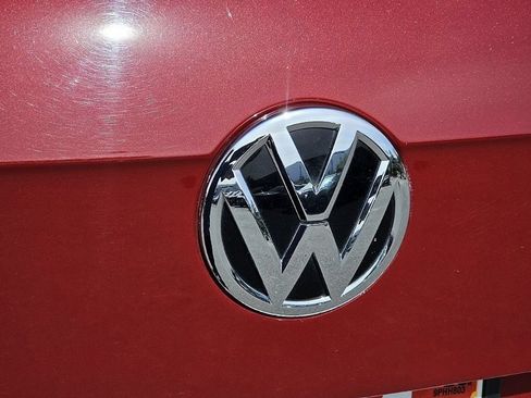 Used 2018 Volkswagen Tiguan SEL FWD image 30