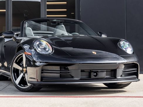 Certified 2026 Porsche 911 Carrera RWD image 9