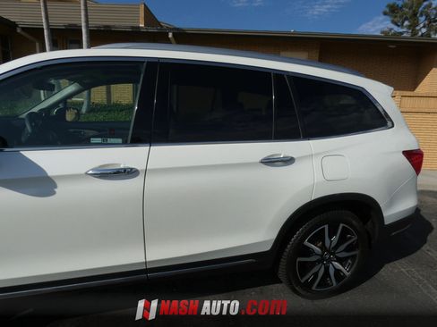 Used 2019 Honda Pilot Touring image 13