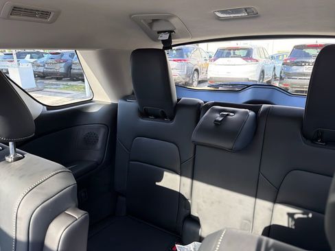New 2026 Nissan Pathfinder SL w/ SL Premium Package FWD image 31