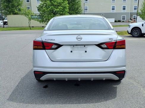 Used 2024 Nissan Altima 2.5 SV FWD image 6