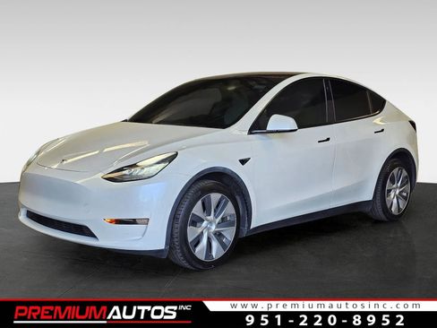 Used 2021 Tesla Model Y Long Range AWD/4WD image 1