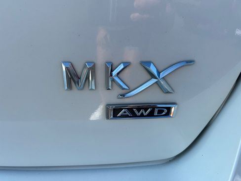 Used 2013 Lincoln MKX AWD image 16