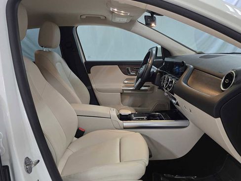 Used 2022 Mercedes-Benz GLA 250 4MATIC image 10