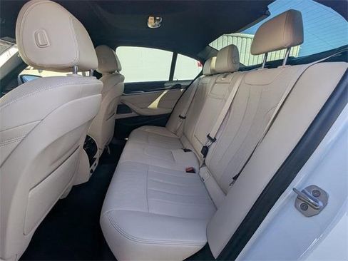 Used 2021 BMW 540i w/ Premium Package image 15