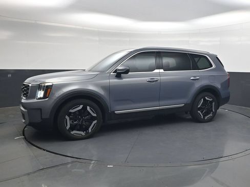 Used 2023 Kia Telluride S w/ S Sunroof Package FWD image 12