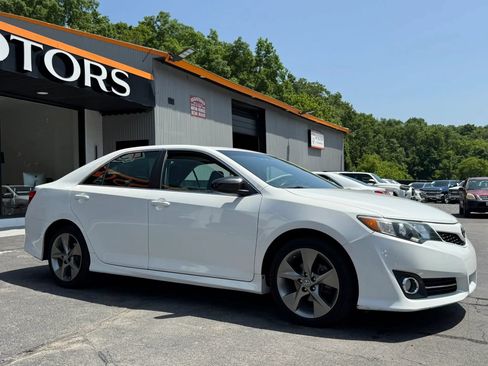 Used 2012 Toyota Camry SE FWD image 37