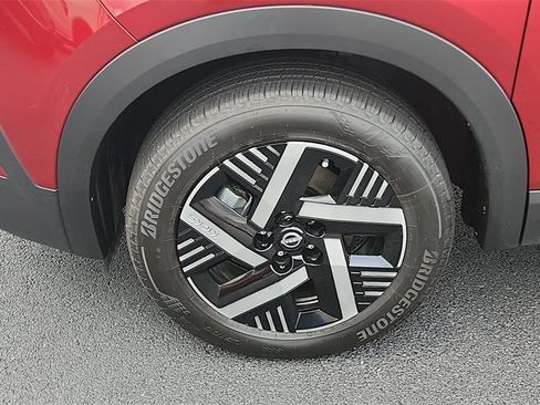 Used 2025 Nissan Kicks SV image 14